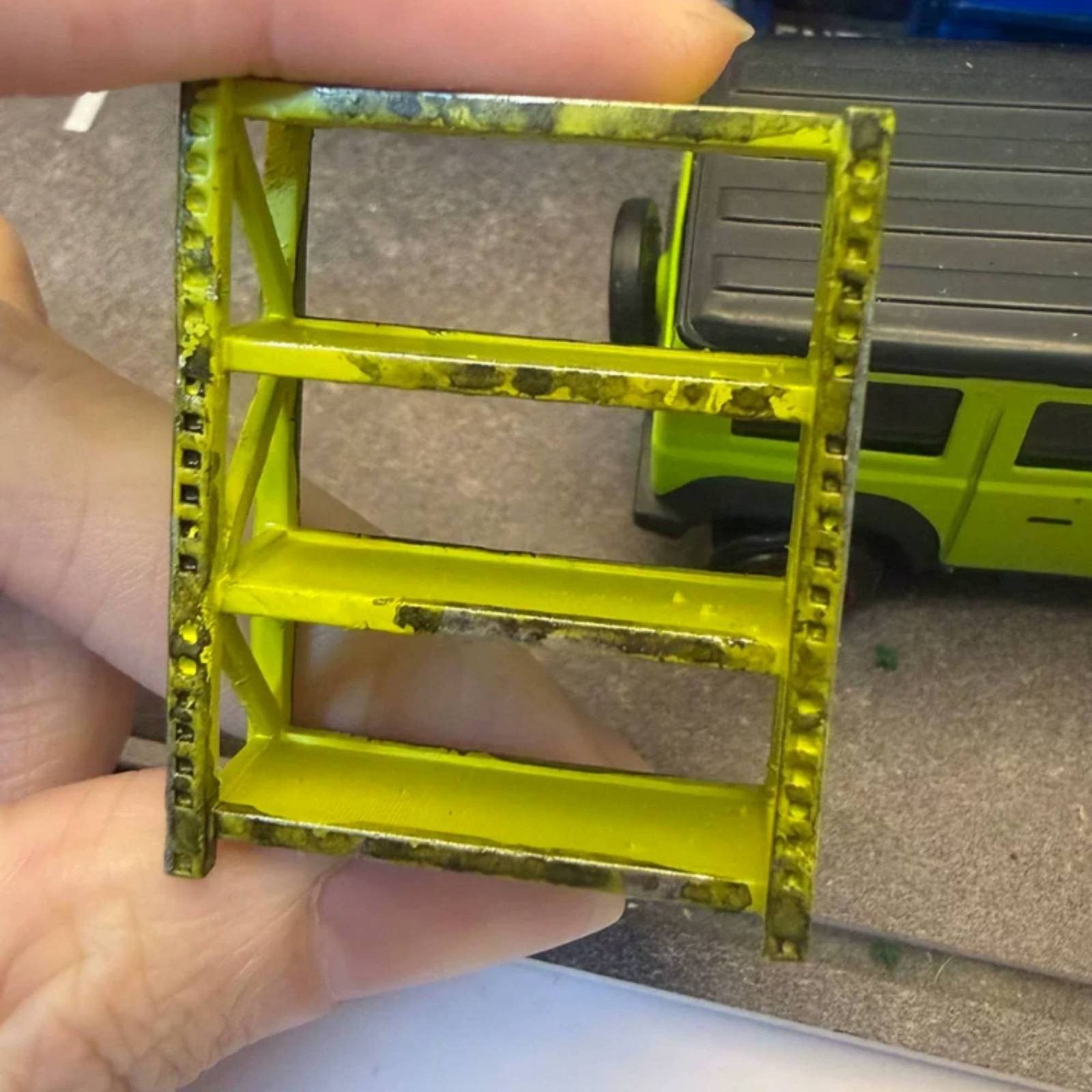 رف جراج بمقياس 1/64 بتصميم واق - مراجعة Auto Repair Shops وسعره